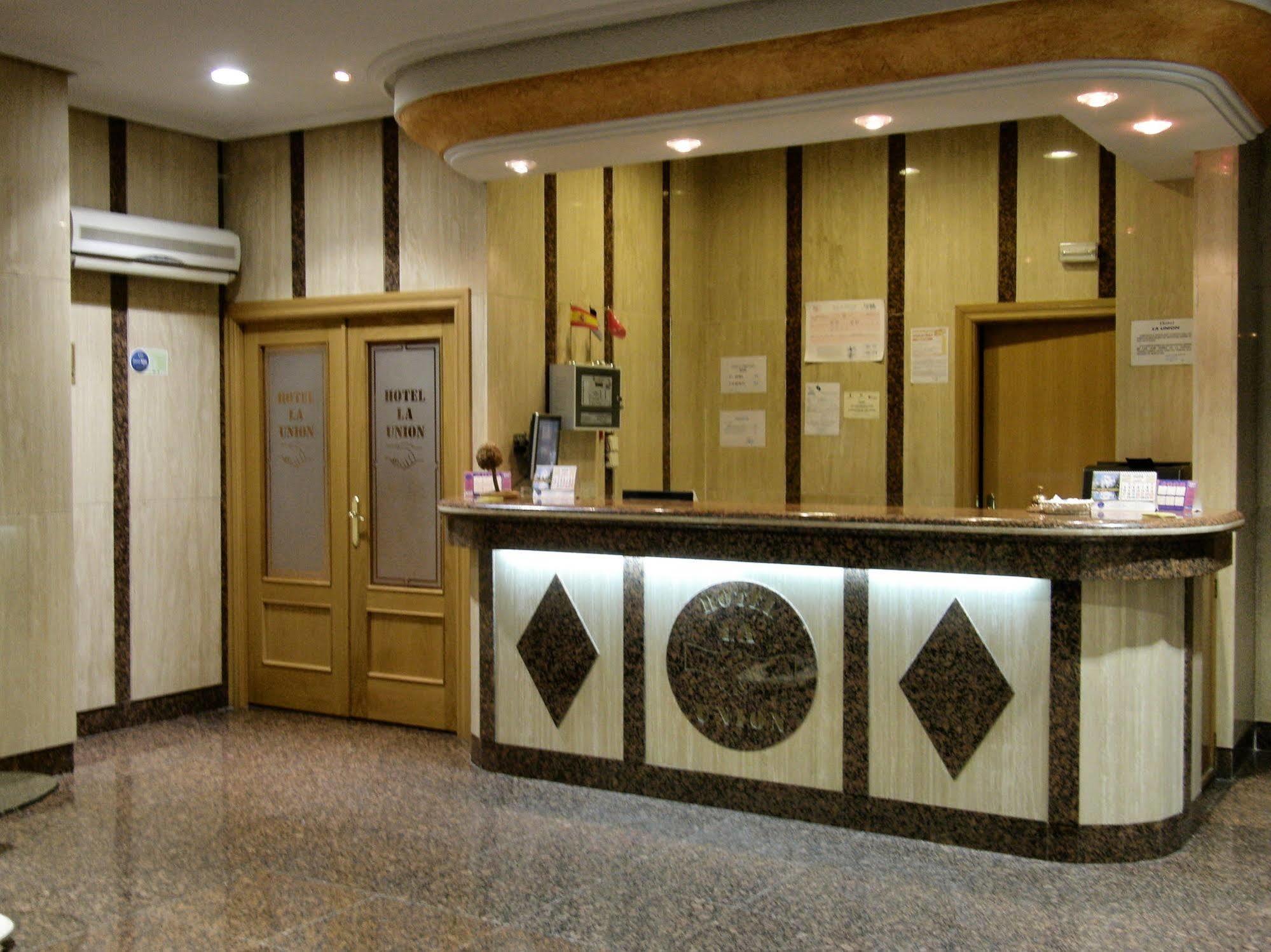 Hotel La Union Humanes de Madrid Exteriér fotografie